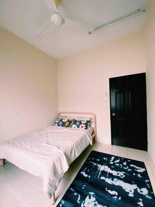 Spacious Cozy Lakeville Homestay 4 Bedrooms All With Aircond Seri Iskandar Ngoại thất bức ảnh