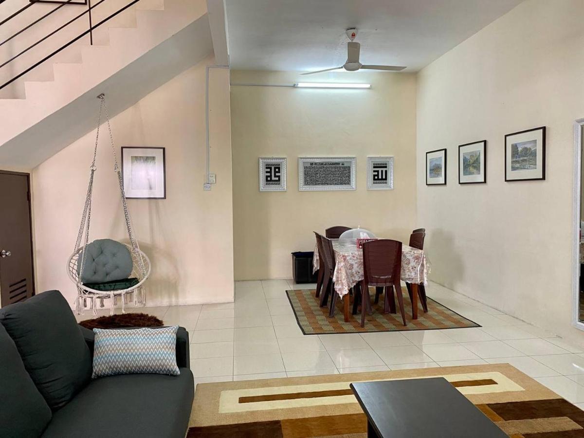 Spacious Cozy Lakeville Homestay 4 Bedrooms All With Aircond Seri Iskandar Ngoại thất bức ảnh